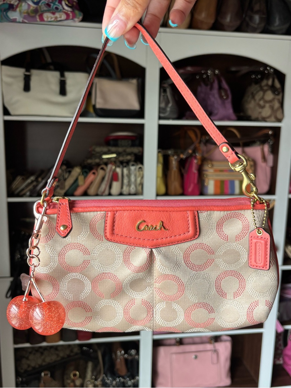 🧡⚪️💗COACH Dotted Op Art Large Pleated Wristlet Mini Bag💗⚪️🧡